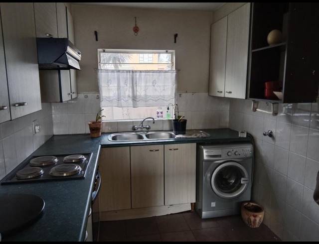 2 BEDROOM APARTMENT FOR SALE IN KENSINGTON